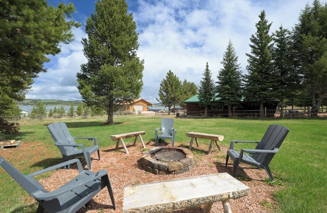 It's Fire Pit Season! S'mores, please!