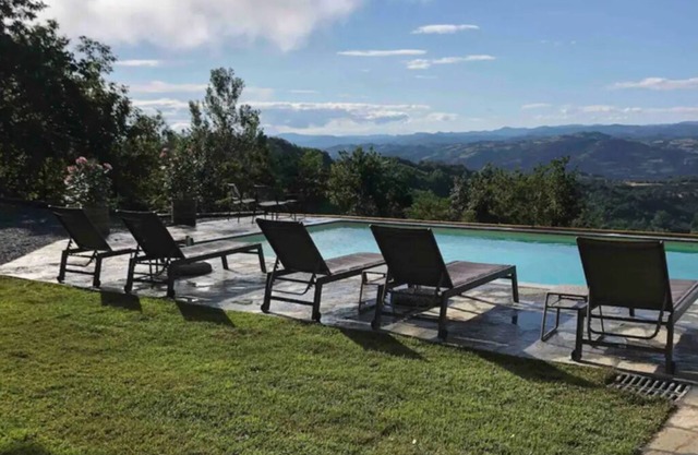 Italian villa with pool and beautiful views