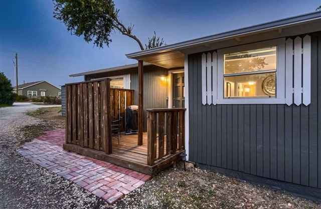 Jesse Cooper Cottage-Overlooking SWU & Downtown GT