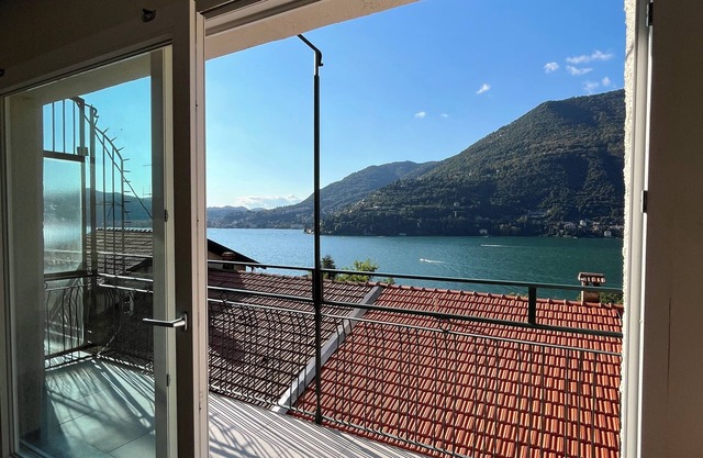 Juliet House Suite lake view spa