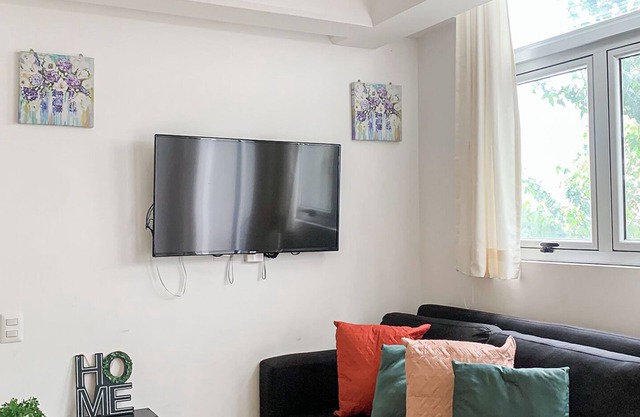 Just a few minutes from the airport! Narama Suite Apartment Zone 13