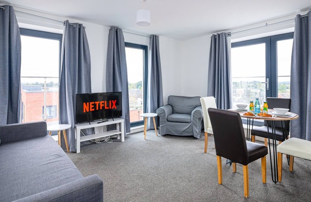 K Suites - Modern Central 1 bed w/ free parking