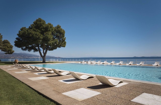 Kalamaki Beach Resort