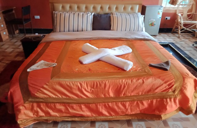 KATHY'S EXECUTIVE SUITE