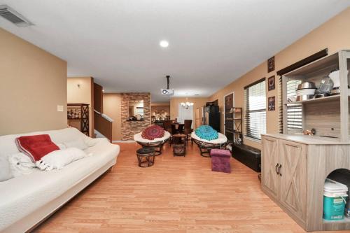 King Bed Private Bathroom.Fast Wi-fi.Projector