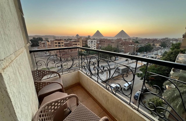 King Khafren View INN