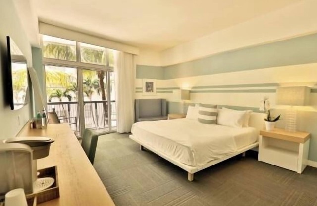 King Room Near Playa Miami Beach MIA