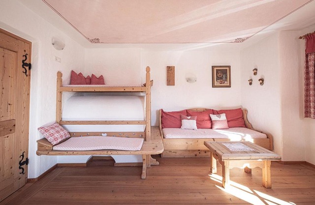 Kofler zw den Wänden Apt Alpenrose