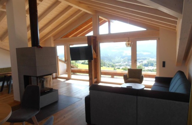 Komfortable Ferienwohnung (58 qm) für zwei bis fünf Personen mit Balkon