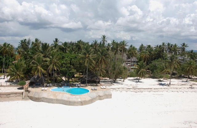 Kusini Beach Cottages