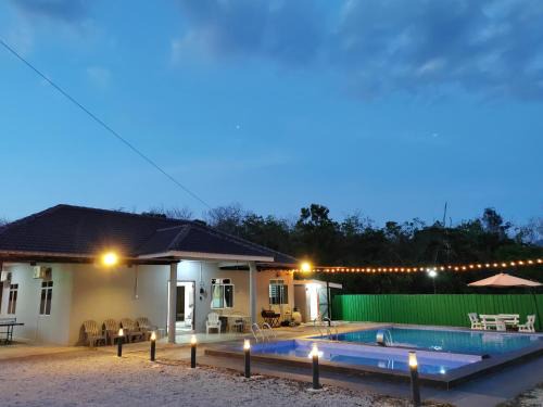 Kvaloya Homestay Private Swimming Pool