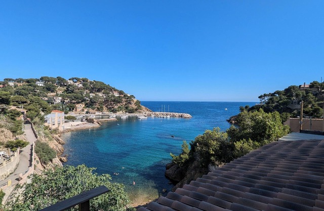 L'Escapade beautiful 90m2 villa renovated in 2024, air-conditioned, waterfront.
