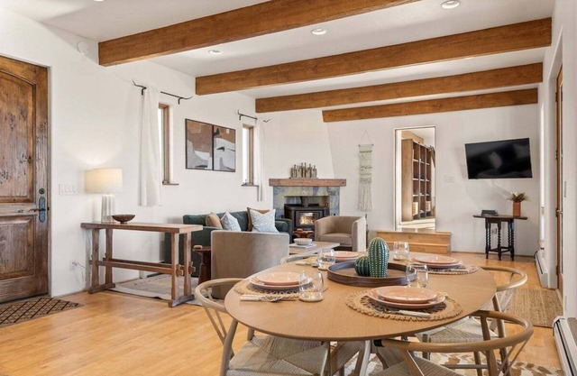 La Casita | Mid-Valley, Mtn Views, A/C
