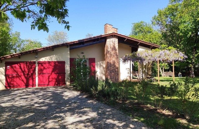 La Chênaie. Entire house with large garden.