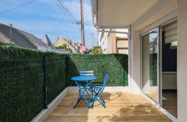 La Maritime - Vue port 50 m de la plage, de la baie