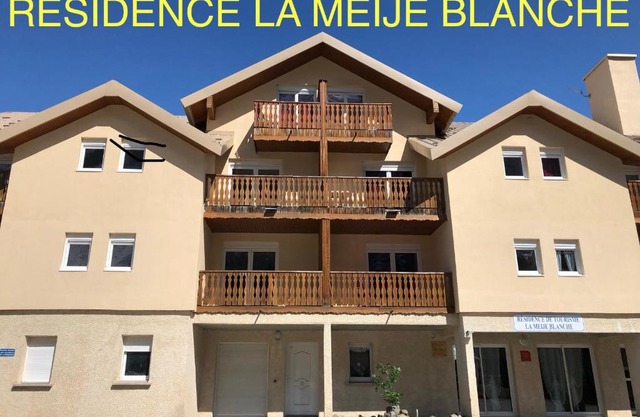 LA MEIJE BLANCHE "RESIDENCE DE TOURISME 2 étoiles"