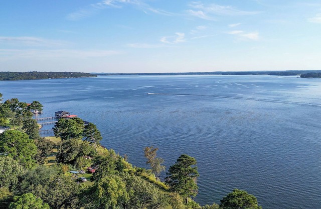 Lake Palestine Modern Cottage Game Room, Firepit, Green Kitchen