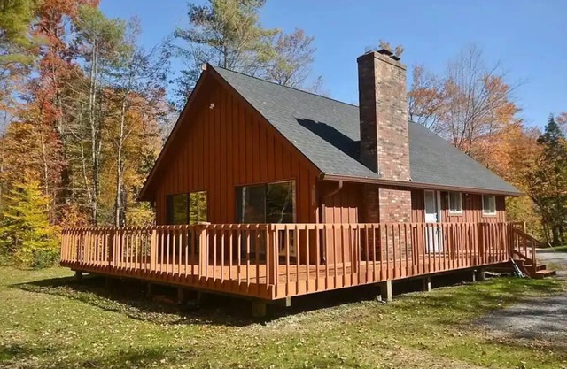 Lake, Tennis, Beach Access, Skiing, Kayaking, Fishing