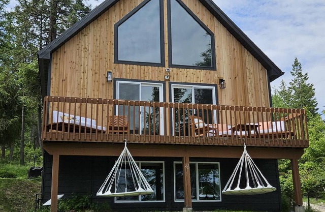 Lake View Luxury - Paddle boards - Firepit - Fish, Hike, Ski. Montana Paradise!