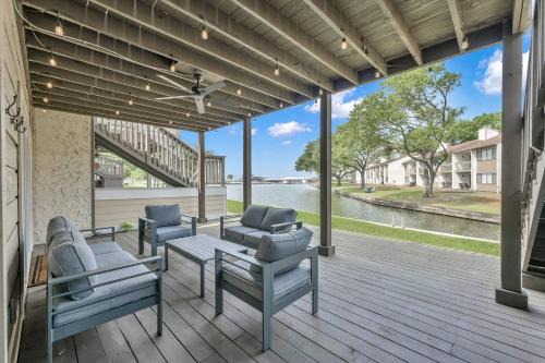 Lakeside Getaway Quiet Canal 2 Story Deck