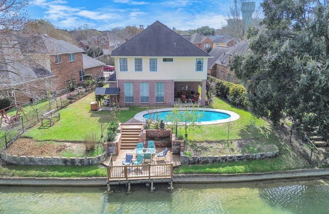 Lakeside Pool & Garden, Eat, Play, Relax & Repeat.