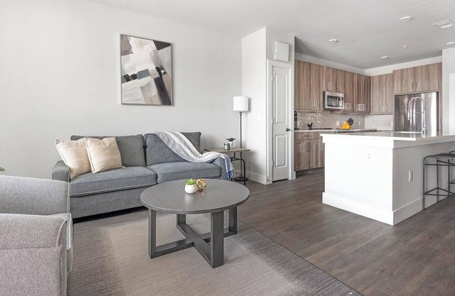 Landing | Chic 1BD, Pool, Courtyard