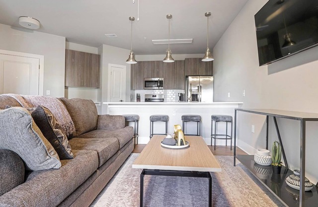 Landing | Modern 1BD, Gym, Pool