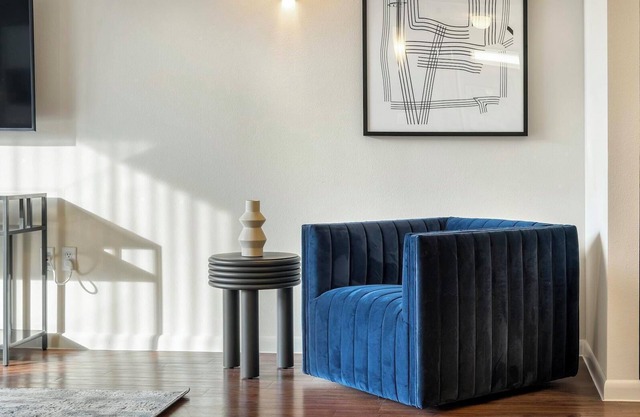 Landing | Spectacular 2BD, Gym