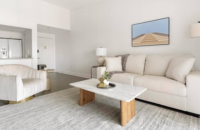 Landing | Stylish 1BD, Gym, Clubhouse