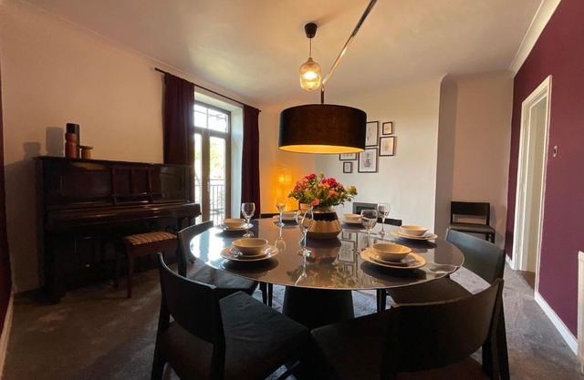 Large 4 double bedroomed townhouse in central Holmfirth