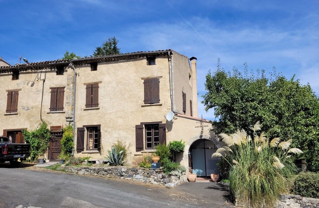 Large mountain house (gite), lots of charm! On the Sault plateau