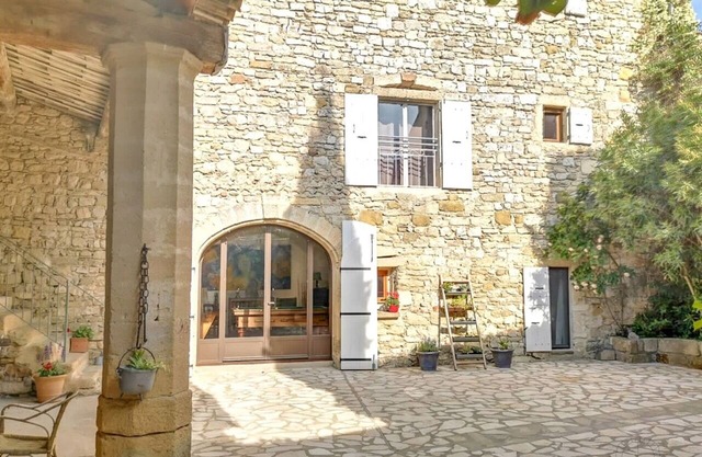 Le Mas des Hirondelles