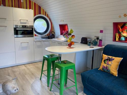 Let's Glamp Retro - Beatles