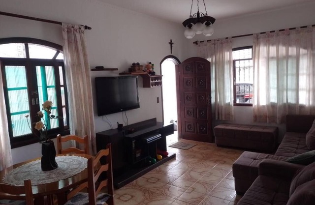 Linda Casa PG: Comércio, Centro Turístico do Caiçara, 2 QDS da Praia. Confira!