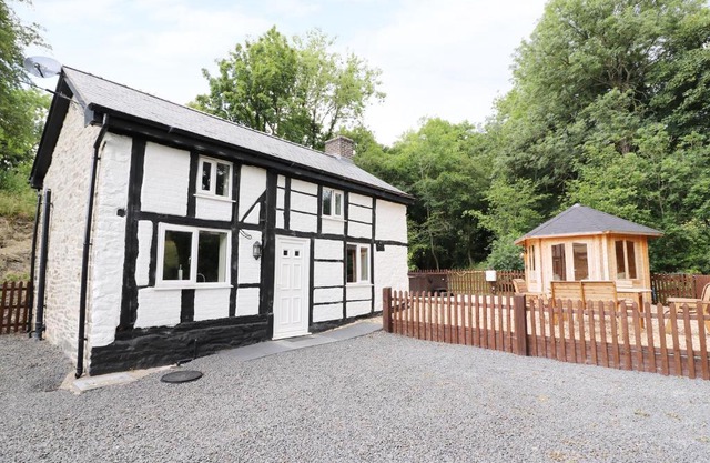 Little Mill, Welshpool