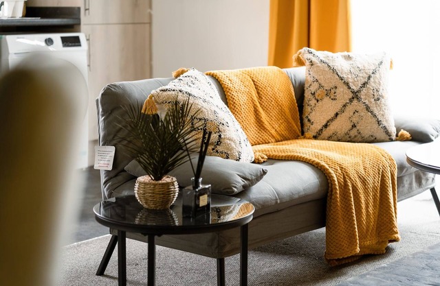 Livestay Modern One Bed Apartment with Parking