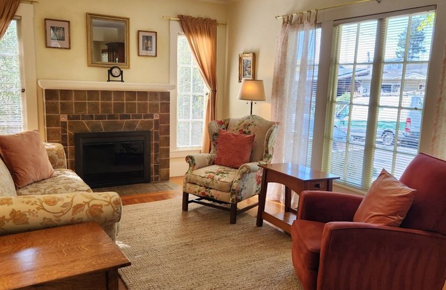 Location-Location-Location! Walk to Solano Ave cafes, bistros, shops, grocers.