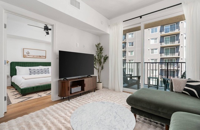 Lodgeur | Sunset-view 1BR | Energy Corridor