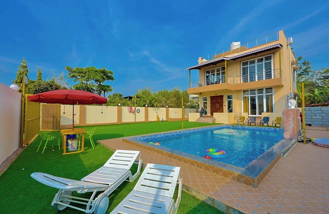 Lonavala -4BHK Luxurious & Spacious - Big Pool-Picnic & Getaway – Megastar Villa