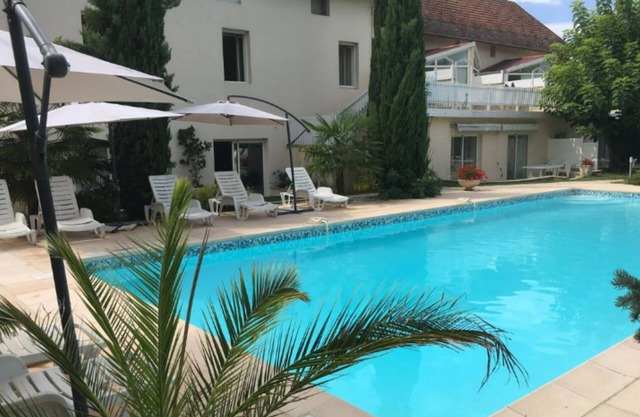 Loue Agréable T1 Avec Piscine