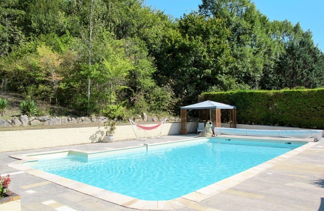 Lovely apartment for 2 guests with pool, internet, TV, terrace and parking