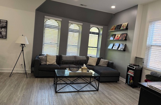 Lovely 3-bedroom apartment in Bronzeville