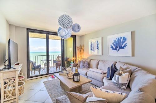 Lovely Fort Pierce Condo, Walk to Beach!