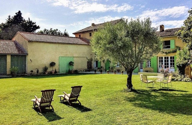 Lovely home in Violès