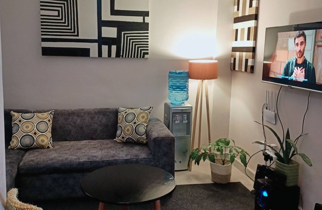 Lovely One bedroom condo with free parking on premise