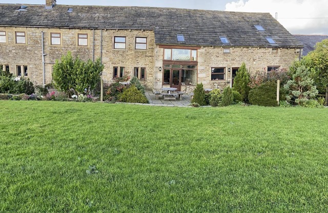 Lovely rural property yet close to amenities and motorway