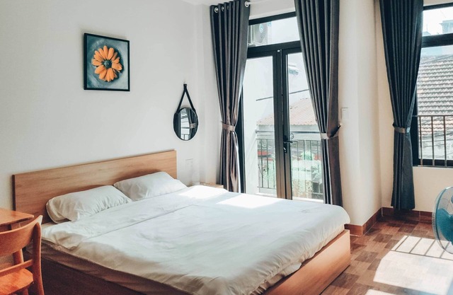 Lovely studio with balcony only 5mins to beach