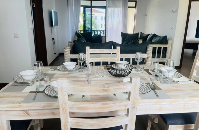 Lux Suites 2 Bedroom Sultan Palace Apartment Kikambala