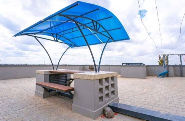 Lux Suites Cavendish Transit Apartments