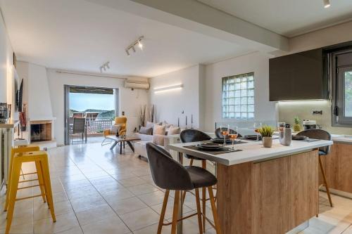 Luxe Seaside Anavissos- Athens, 3 Bedroom,Jacuzzi